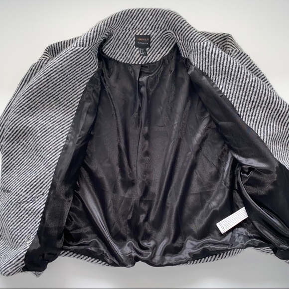 FOREVER 21 BLACK & GREY STRIPPED POLYESTER JACKET - Picture 2 of 10